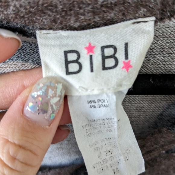 3 for $30 Bibi leopard sweater - Picture 2 of 3